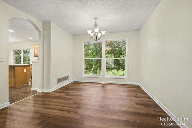 3689 Maple Hurst Drive SE, Kentwood, MI 49512