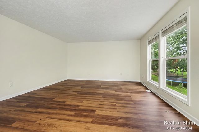 3689 Maple Hurst Drive SE, Kentwood, MI 49512