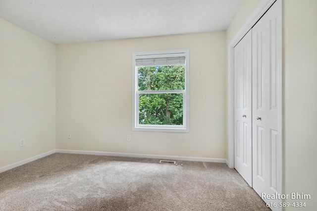3689 Maple Hurst Drive SE, Kentwood, MI 49512