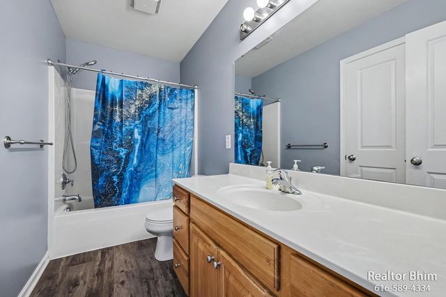 3689 Maple Hurst Drive SE, Kentwood, MI 49512