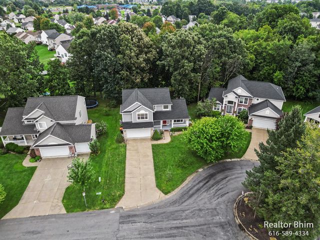 3689 Maple Hurst Drive SE, Kentwood, MI 49512
