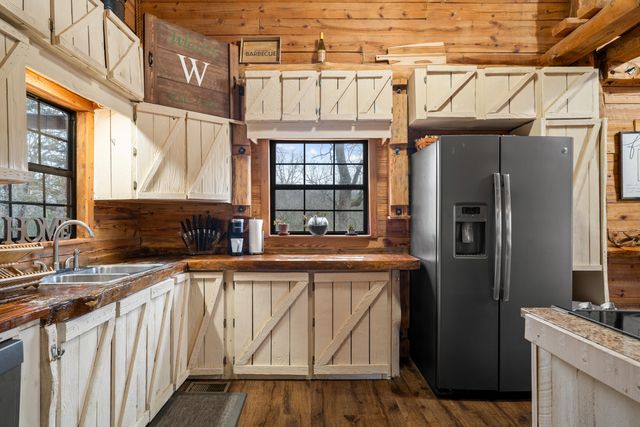 2446 State Highway Oo, Cedarcreek, MO 65627