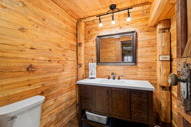 2446 State Highway Oo, Cedarcreek, MO 65627