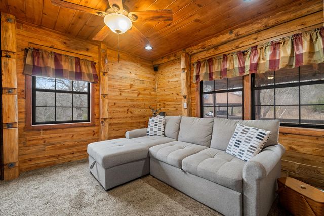 2446 State Highway Oo, Cedarcreek, MO 65627