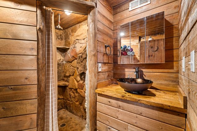 2446 State Highway Oo, Cedarcreek, MO 65627