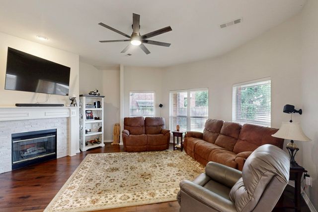 3211 Brampton Drive, Corinth, TX 76210