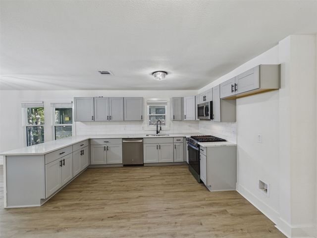 1026 Cedar Hill Avenue, Dallas, TX 75208