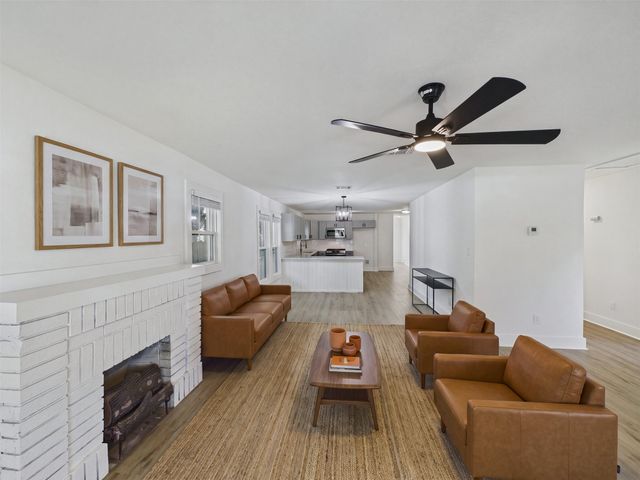 1026 Cedar Hill Avenue, Dallas, TX 75208