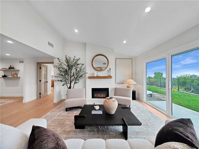 3948 Park Vista Drive, Pasadena, CA 91107