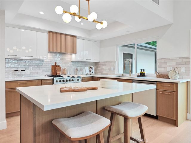 3948 Park Vista Drive, Pasadena, CA 91107