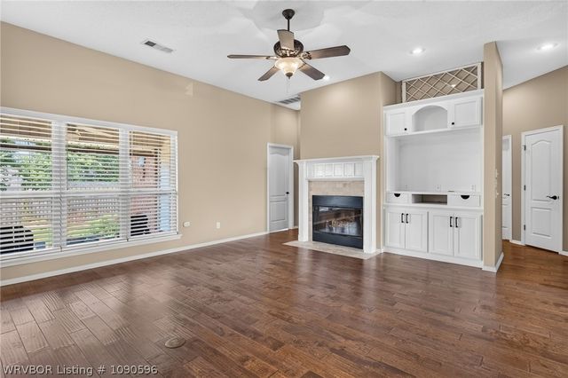 2711 N Hills Boulevard, Van Buren, AR 72956