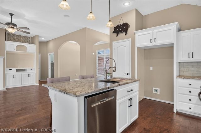 2711 N Hills Boulevard, Van Buren, AR 72956