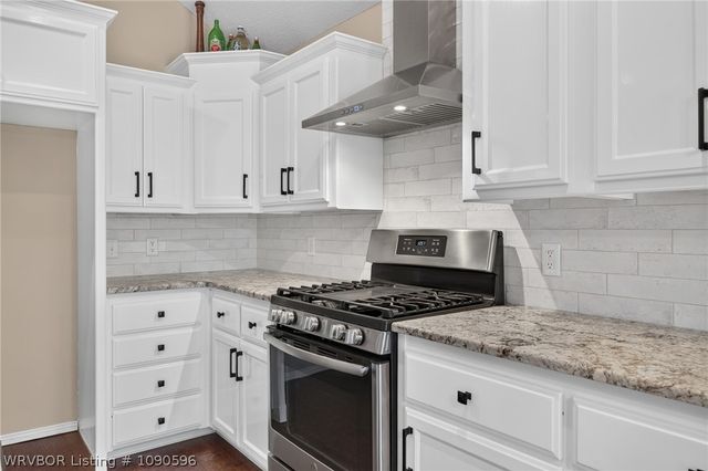 2711 N Hills Boulevard, Van Buren, AR 72956