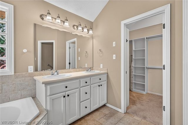 2711 N Hills Boulevard, Van Buren, AR 72956