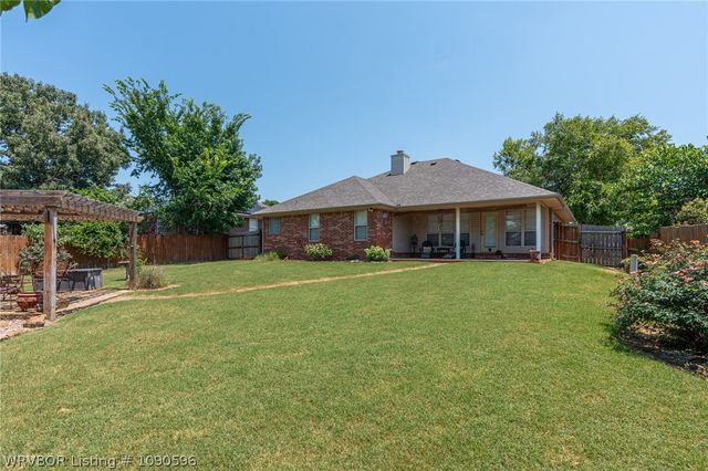 2711 N Hills Boulevard, Van Buren, AR 72956