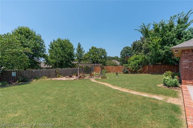 2711 N Hills Boulevard, Van Buren, AR 72956