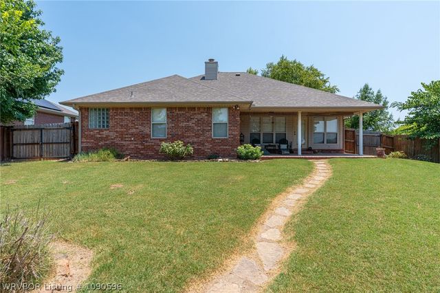 2711 N Hills Boulevard, Van Buren, AR 72956