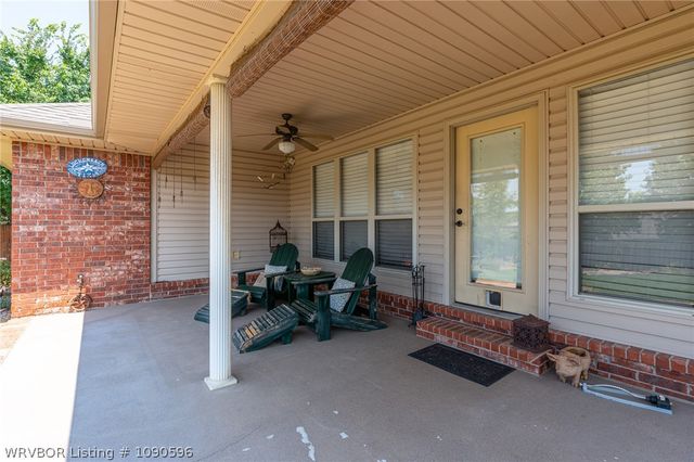 2711 N Hills Boulevard, Van Buren, AR 72956
