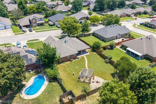 2711 N Hills Boulevard, Van Buren, AR 72956