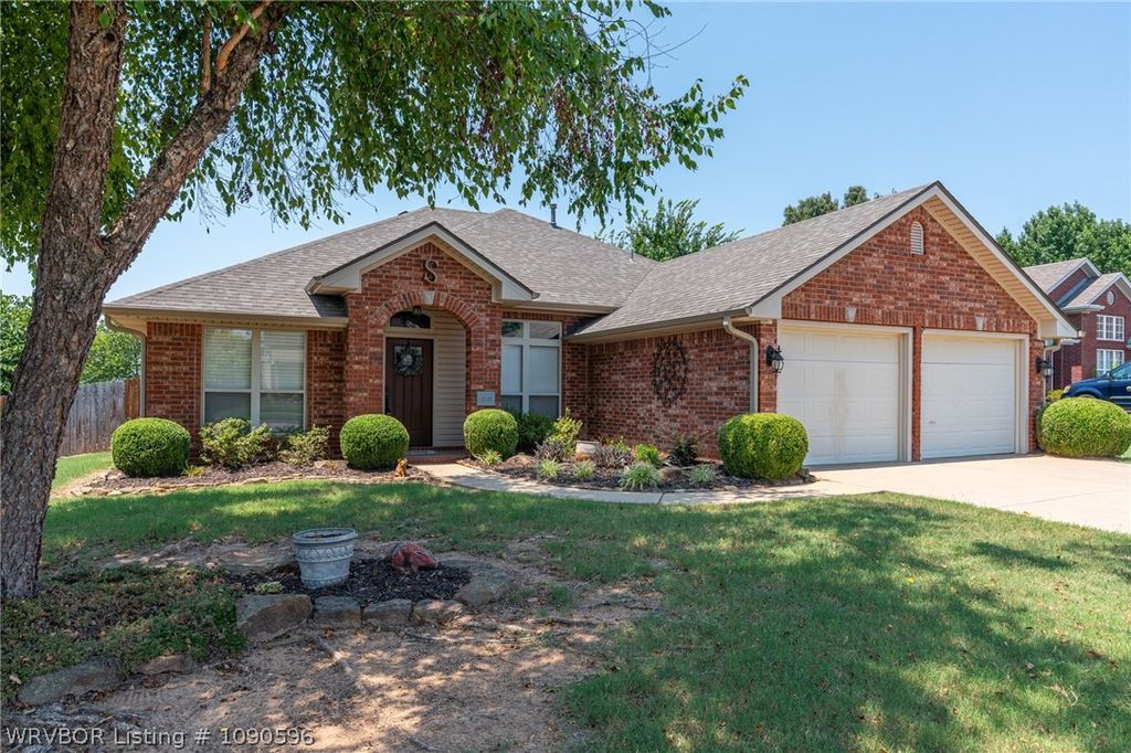 2711 N Hills Boulevard, Van Buren, AR 72956