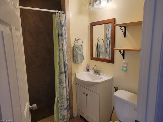 2662 Mangrove ST, Naples, FL 34112