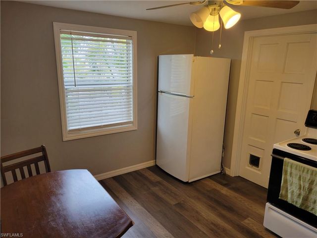 2662 Mangrove ST, Naples, FL 34112