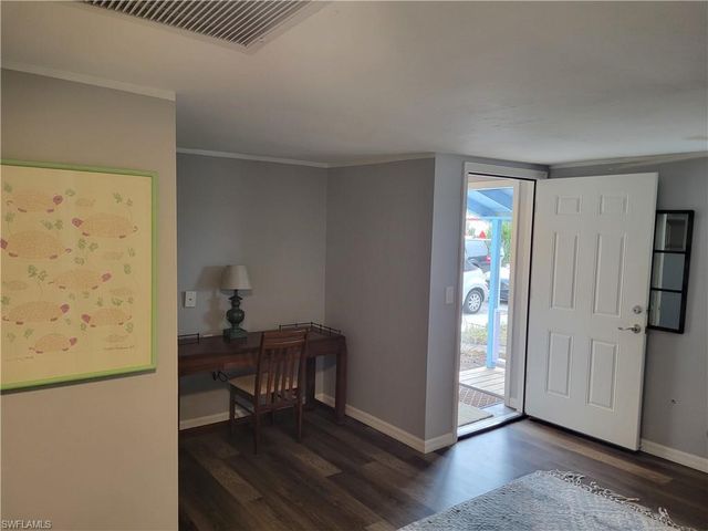 2662 Mangrove ST, Naples, FL 34112