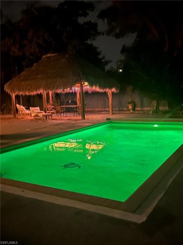 2662 Mangrove ST, Naples, FL 34112