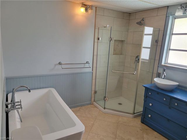 2662 Mangrove ST, Naples, FL 34112