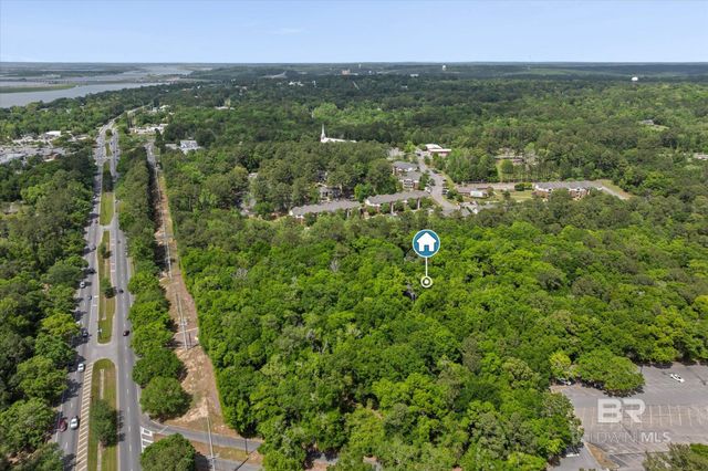 28 Summer Oaks Drive, Daphne, AL 36526