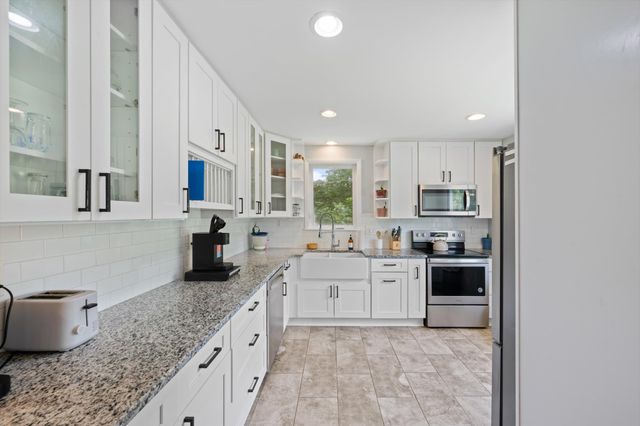 437 Cornish Dr, Nashville, TN 37207
