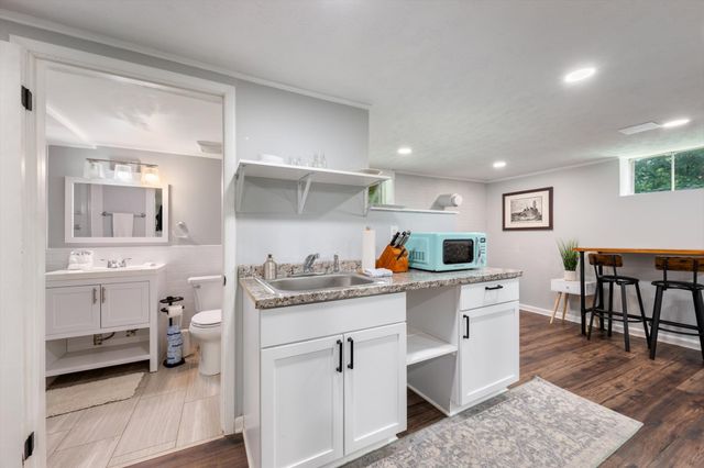 437 Cornish Dr, Nashville, TN 37207