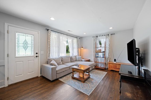 437 Cornish Dr, Nashville, TN 37207