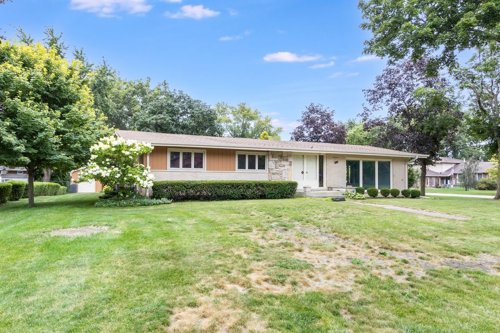 642 Country Lane, Beecher, IL 60401 — exterior
