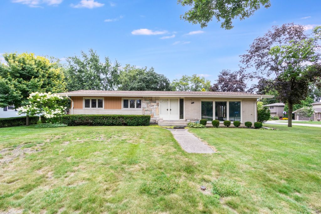 642 Country Lane, Beecher, IL 60401 — photo 2
