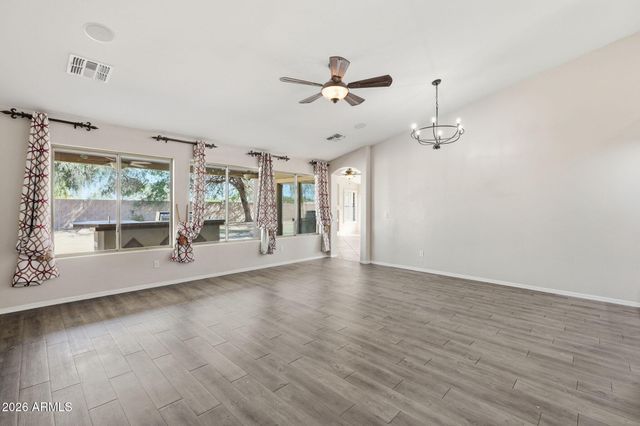 5515 N 83RD Drive, Glendale, AZ 85305