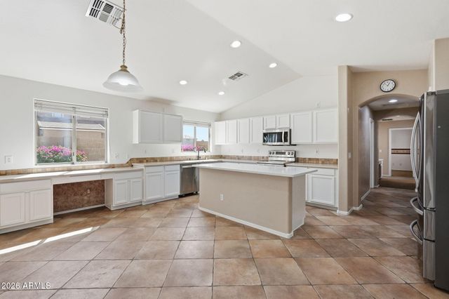 5515 N 83RD Drive, Glendale, AZ 85305