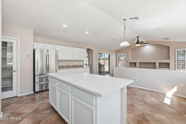 5515 N 83RD Drive, Glendale, AZ 85305