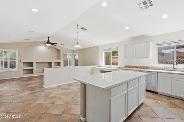 5515 N 83RD Drive, Glendale, AZ 85305