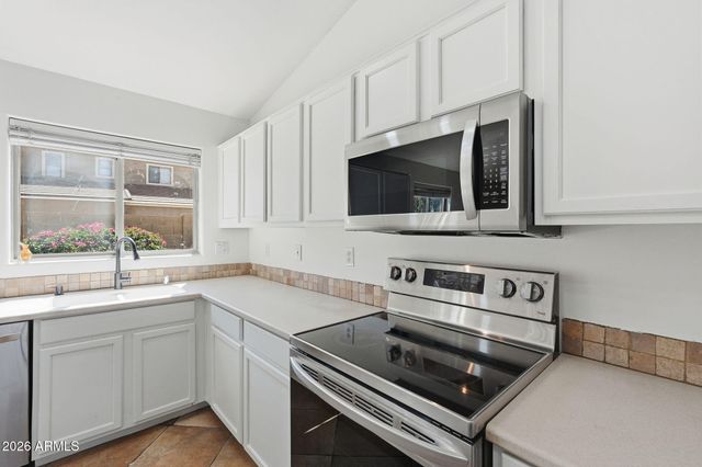 5515 N 83RD Drive, Glendale, AZ 85305