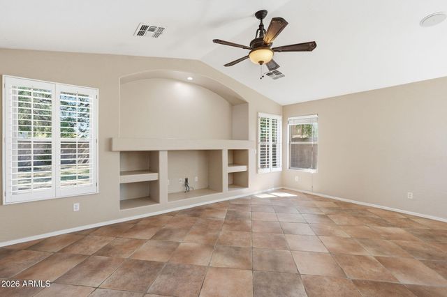 5515 N 83RD Drive, Glendale, AZ 85305