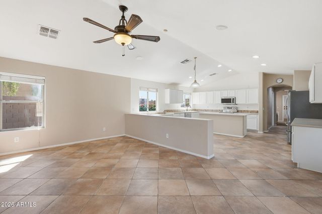 5515 N 83RD Drive, Glendale, AZ 85305