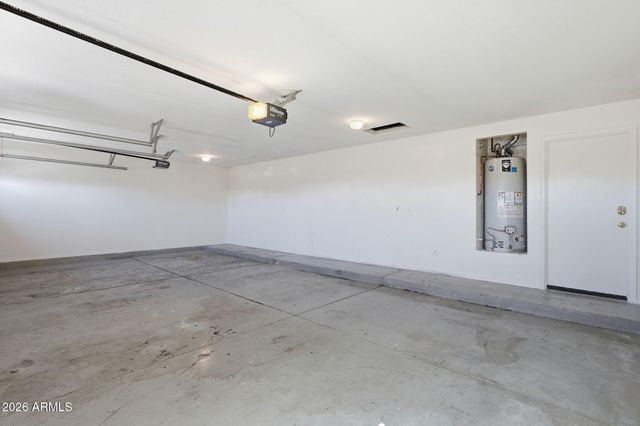 5515 N 83RD Drive, Glendale, AZ 85305