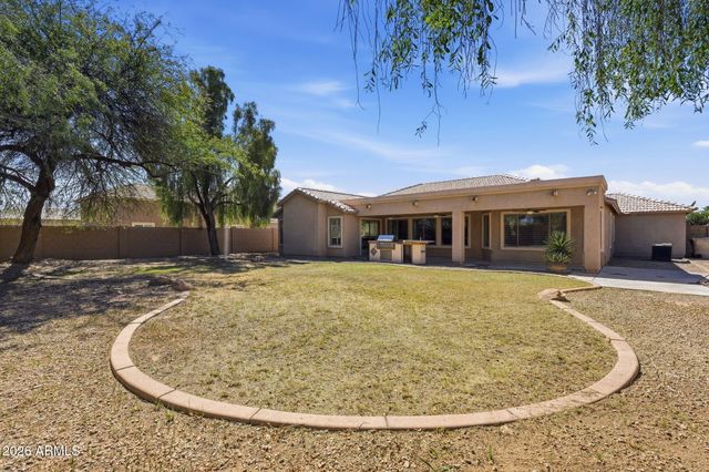 5515 N 83RD Drive, Glendale, AZ 85305