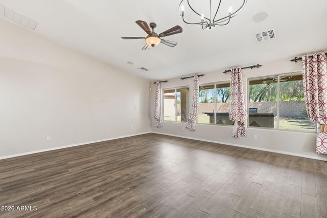 5515 N 83RD Drive, Glendale, AZ 85305