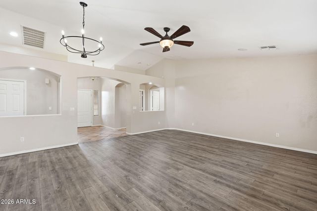 5515 N 83RD Drive, Glendale, AZ 85305