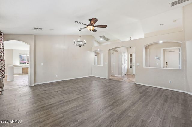 5515 N 83RD Drive, Glendale, AZ 85305