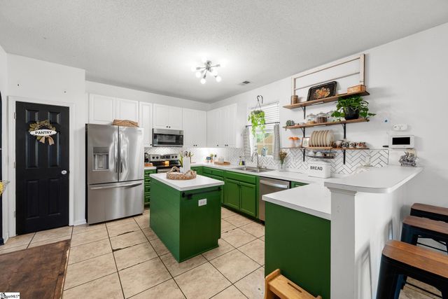 511 Waterstone Way, Simpsonville, SC 29680