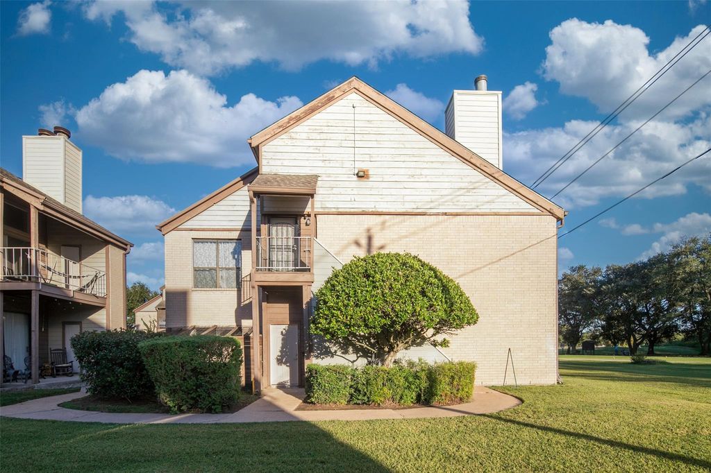 8257 Sands Point Drive 167, Houston, TX 77036