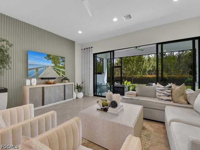 20322 Fair Oak LN, Estero, FL 33928